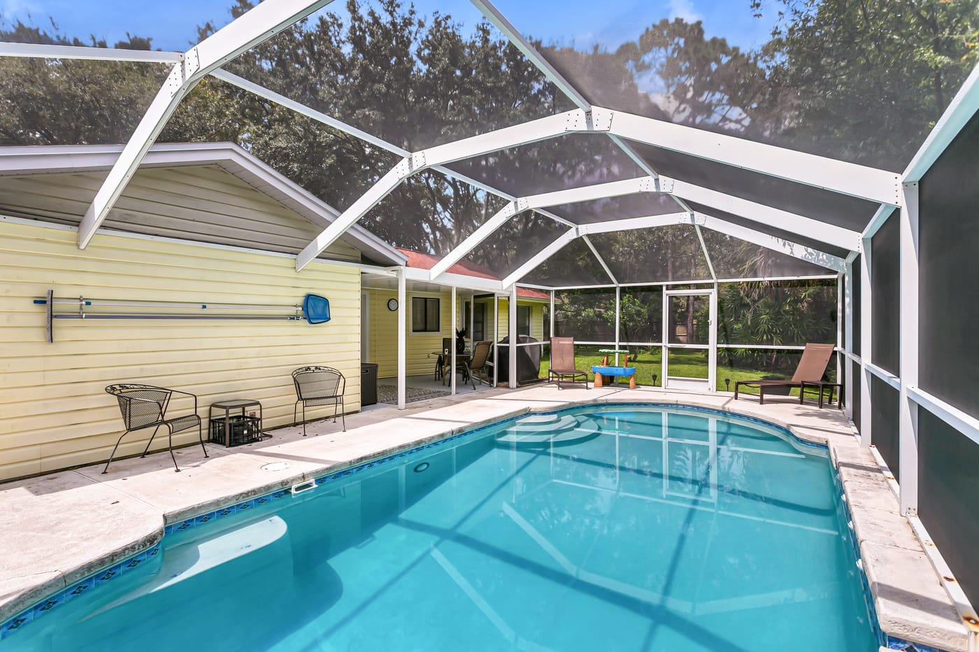 Screened heated pool at Swan Lake